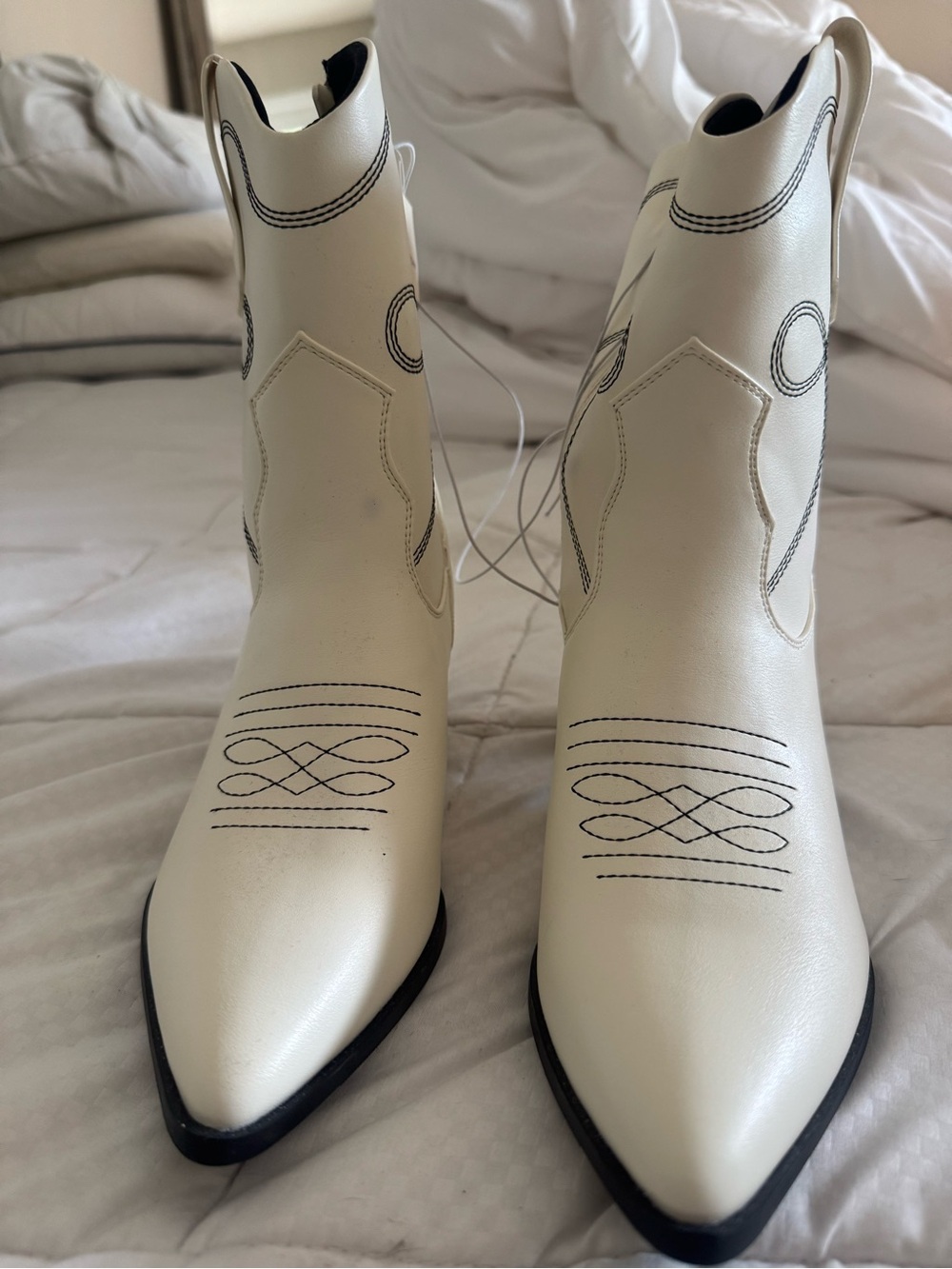 Cream Western-Style Ankle Boots with Decorative Stitching - Picture 2 of 4